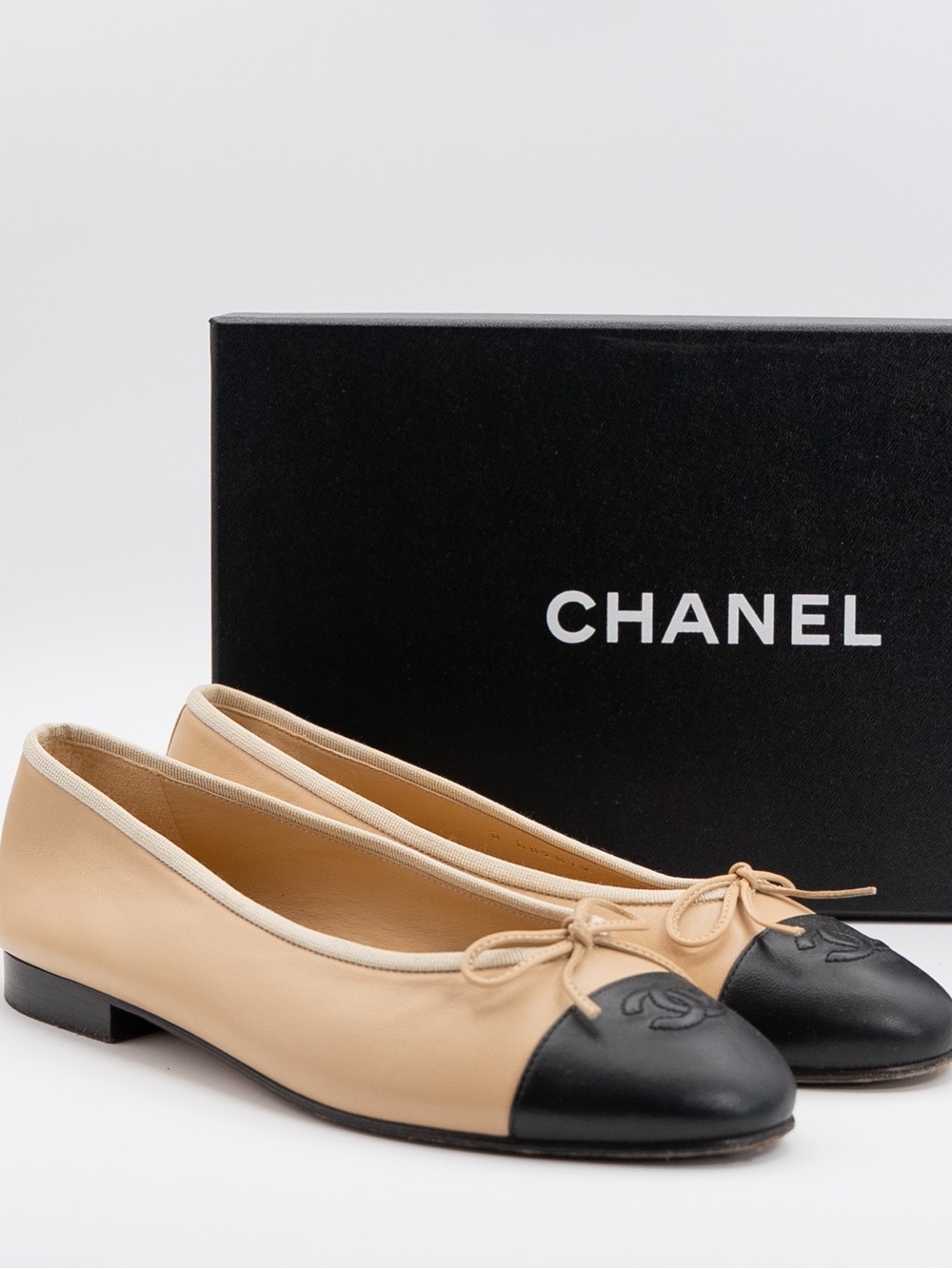 CHANEL Ballerina Flats 38.5 Lambskin Beige Black